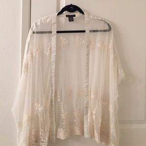 Super sexy, soft kimono cream lace