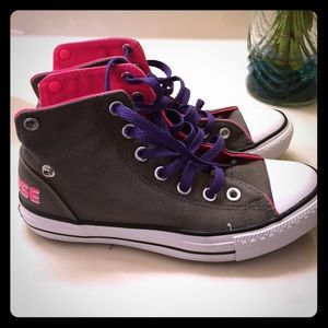 Converse tennis shoes