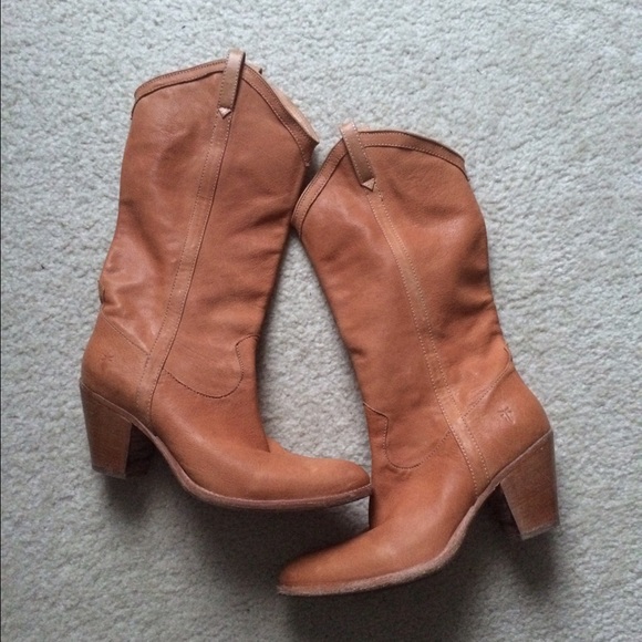 Frye Shoes - Frye Taylor Pull on boots! Size 9