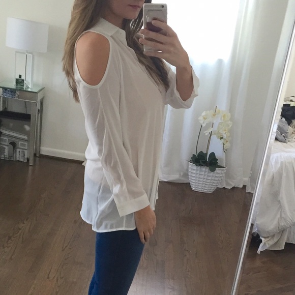 White cold shoulder blouse - Picture 2 of 4