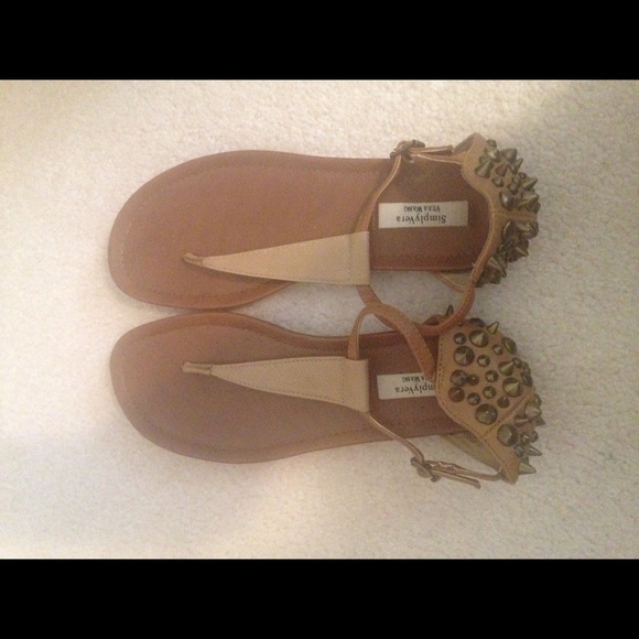 Vera Wang spike heeled t-strap sandals