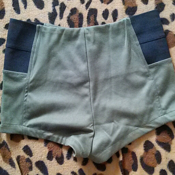 Shorts - Picture 2 of 2
