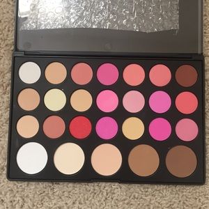 Brand new!! Contour and blush palette