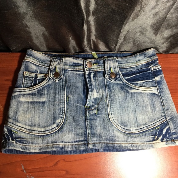 Size 7/8 Mini Denim Skirt