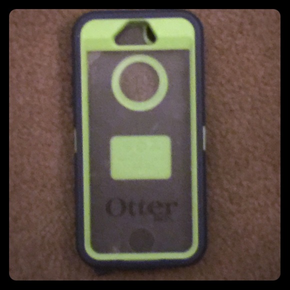 iPhone 5s Otter box Defender case no pocket clip