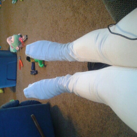 Sold - Picture 3 of 4