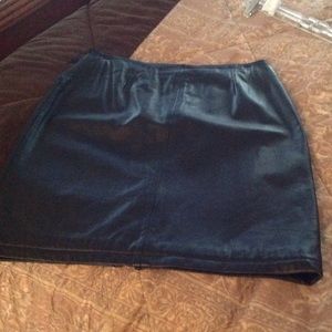 Blk leather skirt