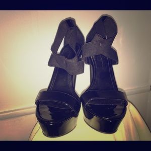 Jessica Simpson platen leather open toe platform