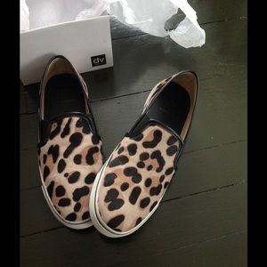 Dolce Vita animal print shoes, size 8.