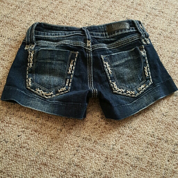 Day trip scorpio shorts