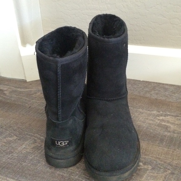 UGG Shoes - UGG black short boots
