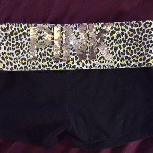 🔘HOLD🔘Vs pink yoga shorts