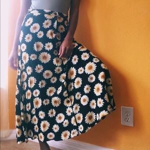 NWOT Sunflower maxi skirt 🌻