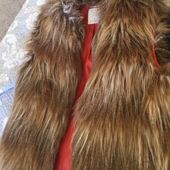 Fur vest - Picture 3 of 4
