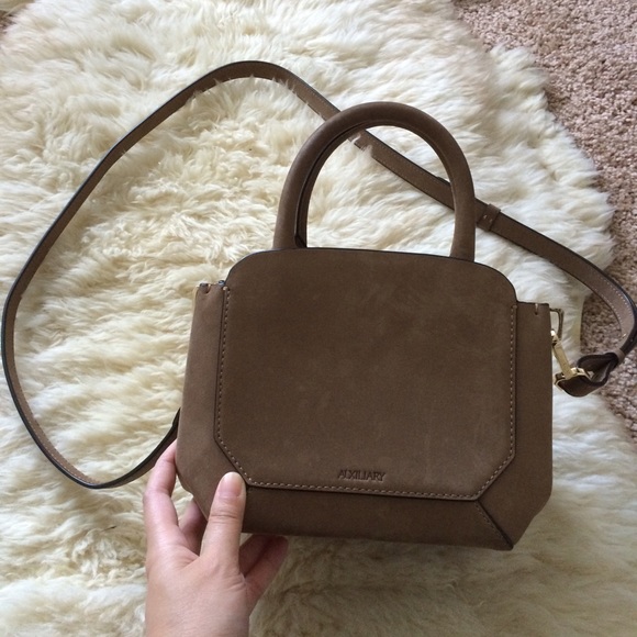 Aritzia Handbags - 🎉HP🎉 Aritzia Auxiliary Mini Bega Satchel
