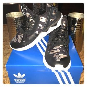 🆕 Adidas Sneakers