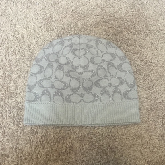 STONE AND GLITTER COACH BEANIE