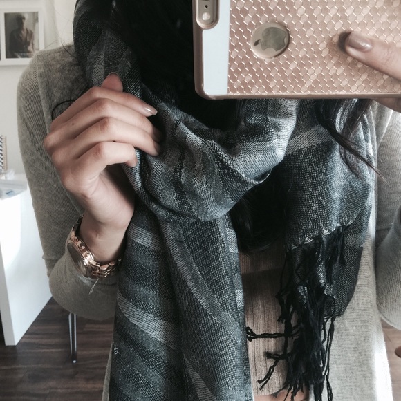 Accessories - Multiblend Scarf