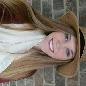 Meet your Posher, Kayla