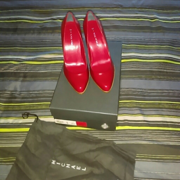 Michael Shannon Red pumps