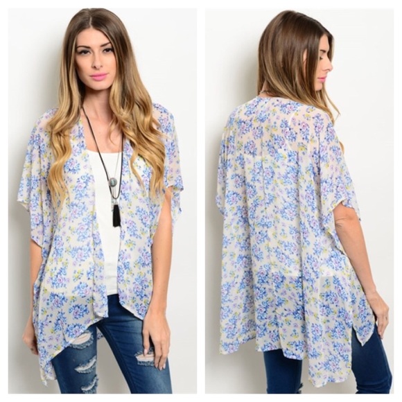 Boutique Tops - ✨LAST ONE✨White Floral Kimono