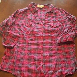 Plaid button down 3/4 sleeve