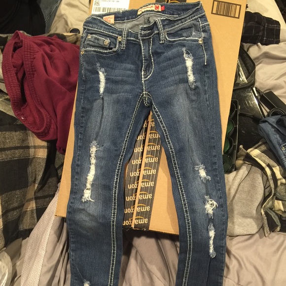Distressed jeans - Picture 1 of 4