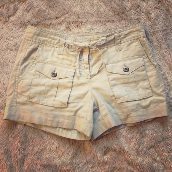 LOFT size 2 Khaki Linen Shorts