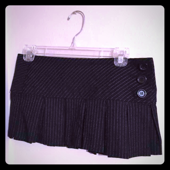 Pleated mini skirt