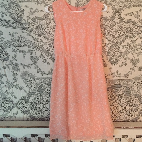 Love this sweet chic dress