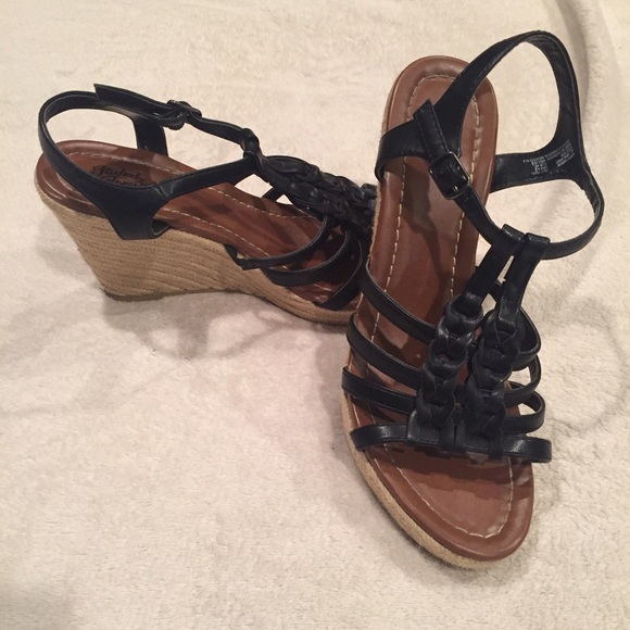 💥💥LIKE NEW 💥💥 wedge heels