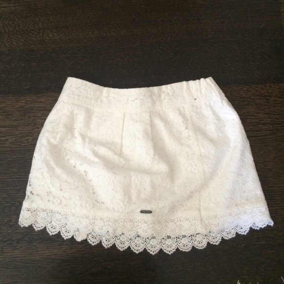 White Abercrombie and Fitch skirt
