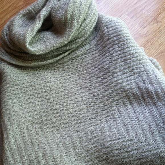 ❌SOLD IN BUNDLE❌️Stile Benetton  slouch sweater - Picture 3 of 4