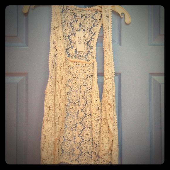 Banana republic lace vest. With tags!