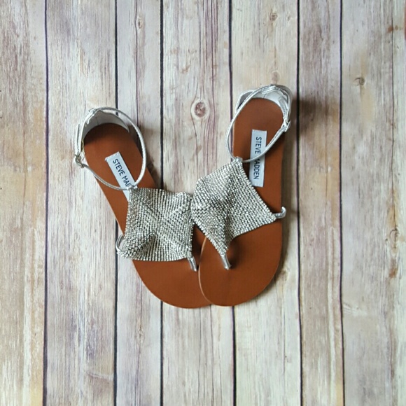 Steve Madden Shoes - NWOT Steve Madden Silver Rhinestone Sandals