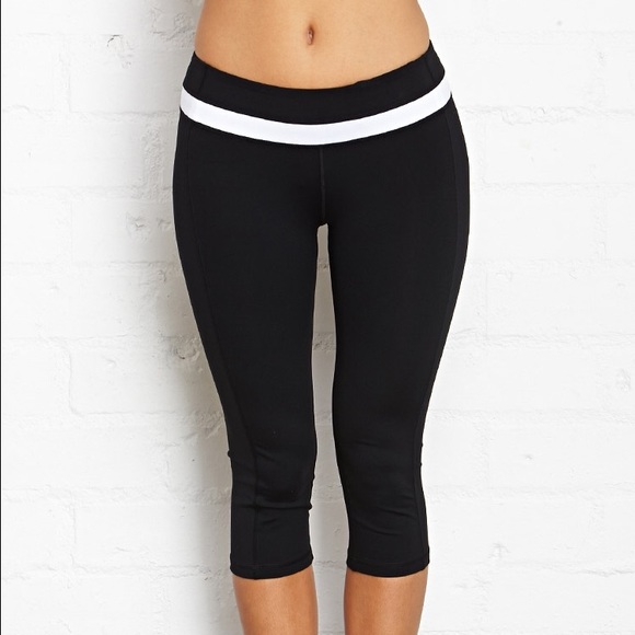 Forever 21 Pants - F21 grey and pink cropped yoga leggings small