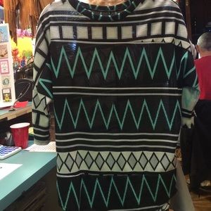 A three quarter length blouse ! A three quarter length blouse !