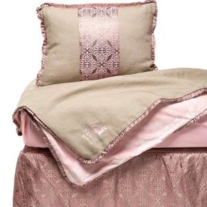 Petunia Pickle Bottom crib bedding set