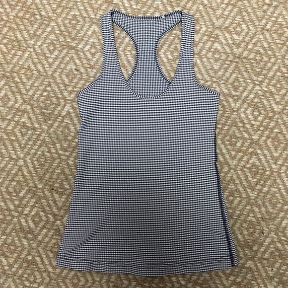 Lululemon tank Reposhing (didn't fit) wish it did