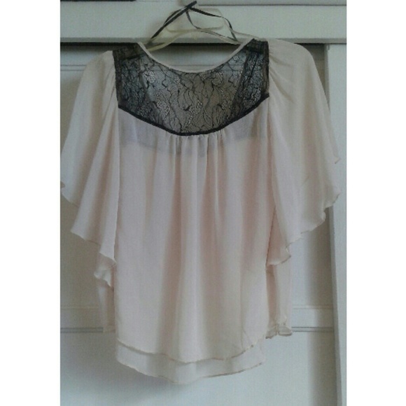 Forever 21 Contemporary Ruffle Top - Picture 2 of 3