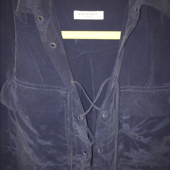 Navy blue equipment femme dress shirt.