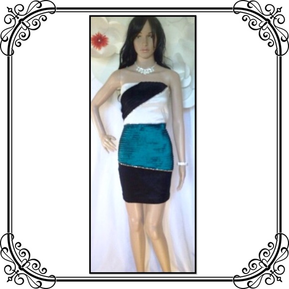 ⭕️SOLD ON A BUNDLE🚫 - Picture 2 of 4