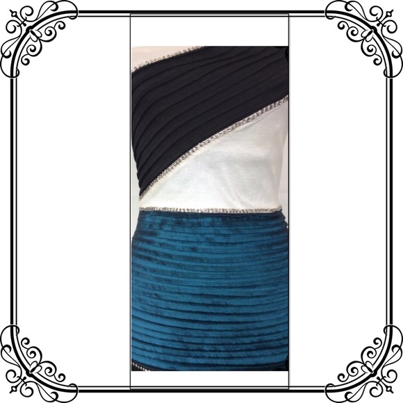 ⭕️SOLD ON A BUNDLE🚫 - Picture 3 of 4