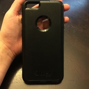 Black iPhone 6 Plus otter box