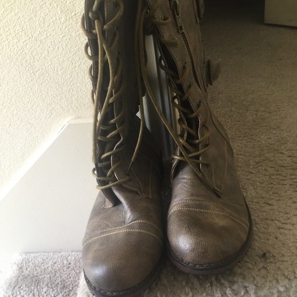 Boots - Picture 1 of 4