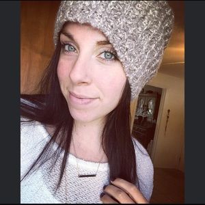 Meet your Posher, Hilary