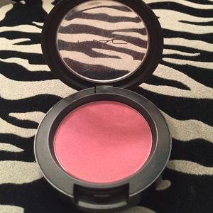 MAC blush