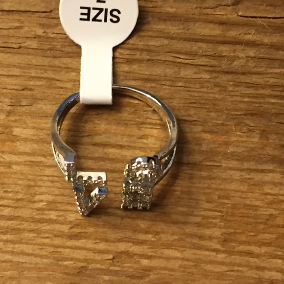 ⚡️FLASH SALE⚡️Silver Pave LOVE Ring - Picture 3 of 3