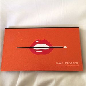 Make Up For Ever 15 Artist Shadow Palette