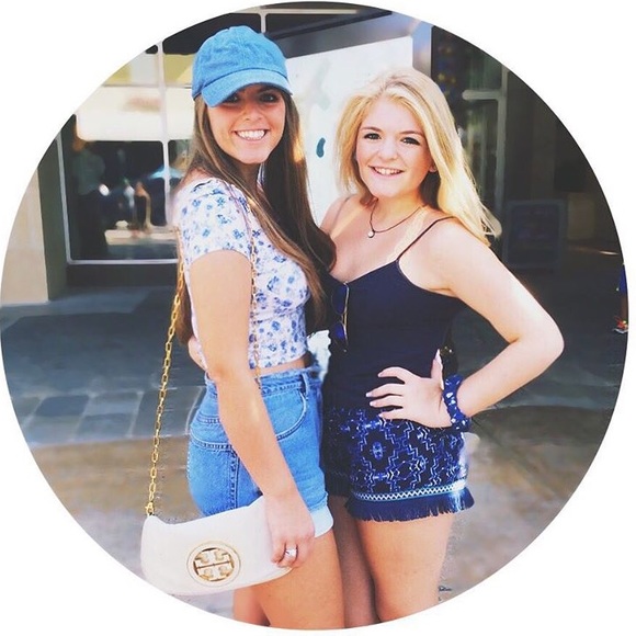 Tory Burch Logo Clutch - Picture 3 of 4